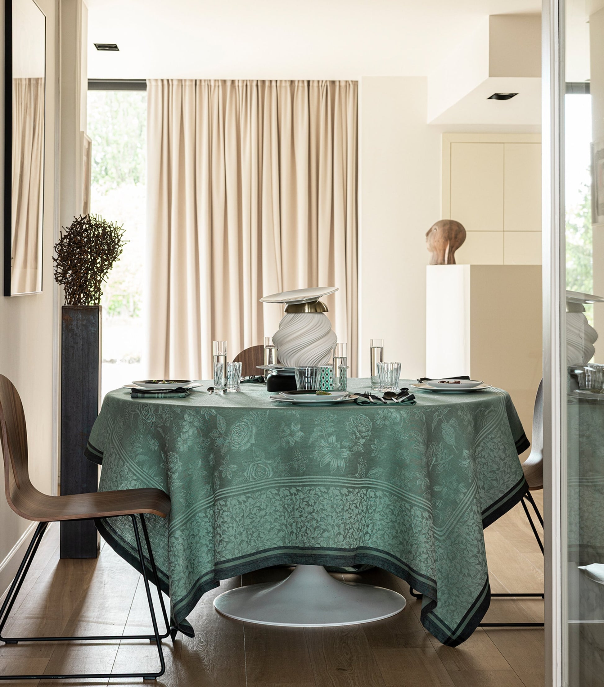 Le Jacquard Français Linen Romance Tablecloth (175cm x 320cm)