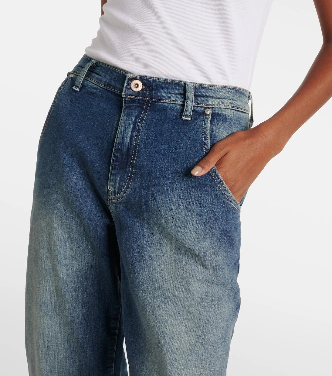 AG Jeans - بنطلون جينز بخصر عالٍ وقصّة ساق برميلية