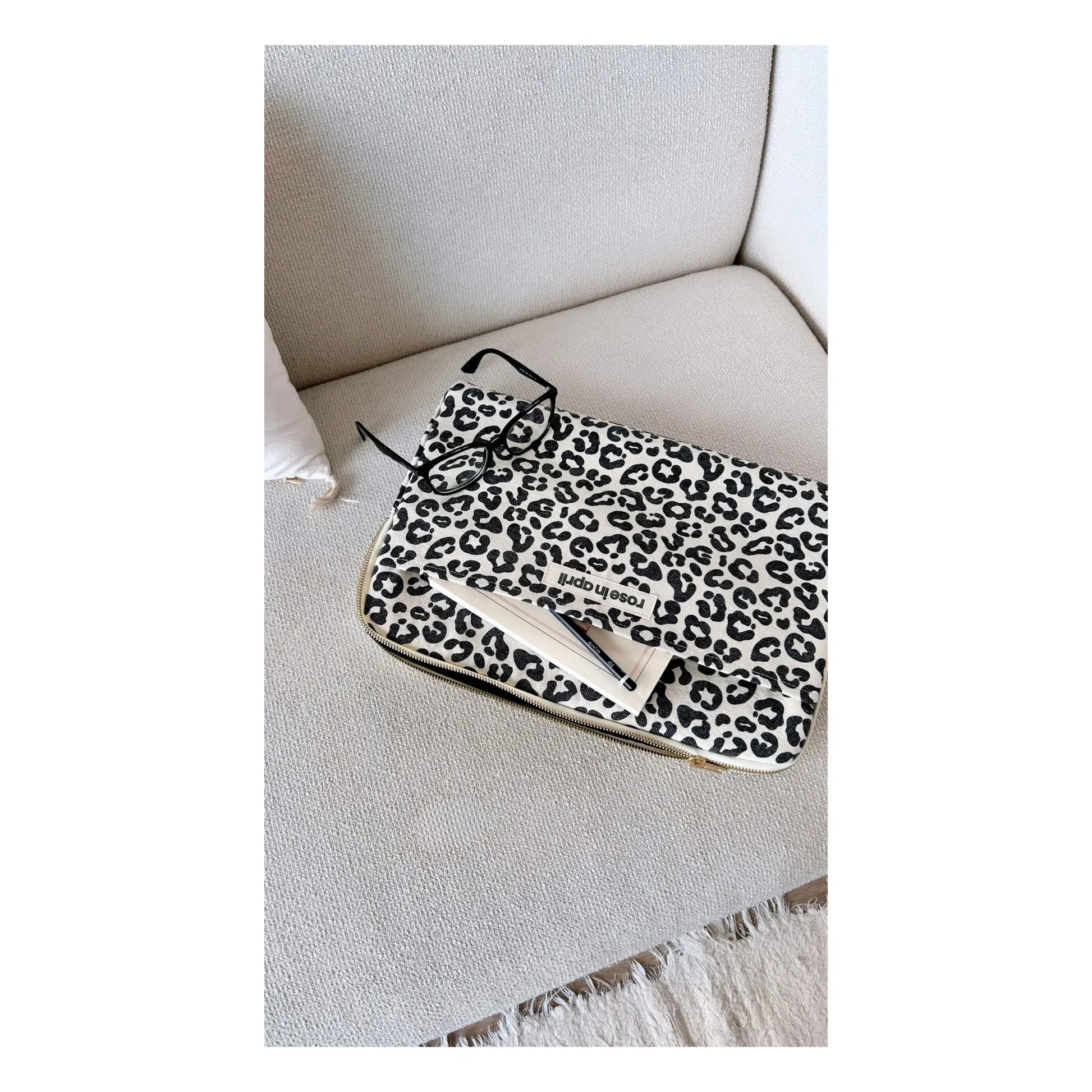 Rose in April - Graou computer case | Oatmeal