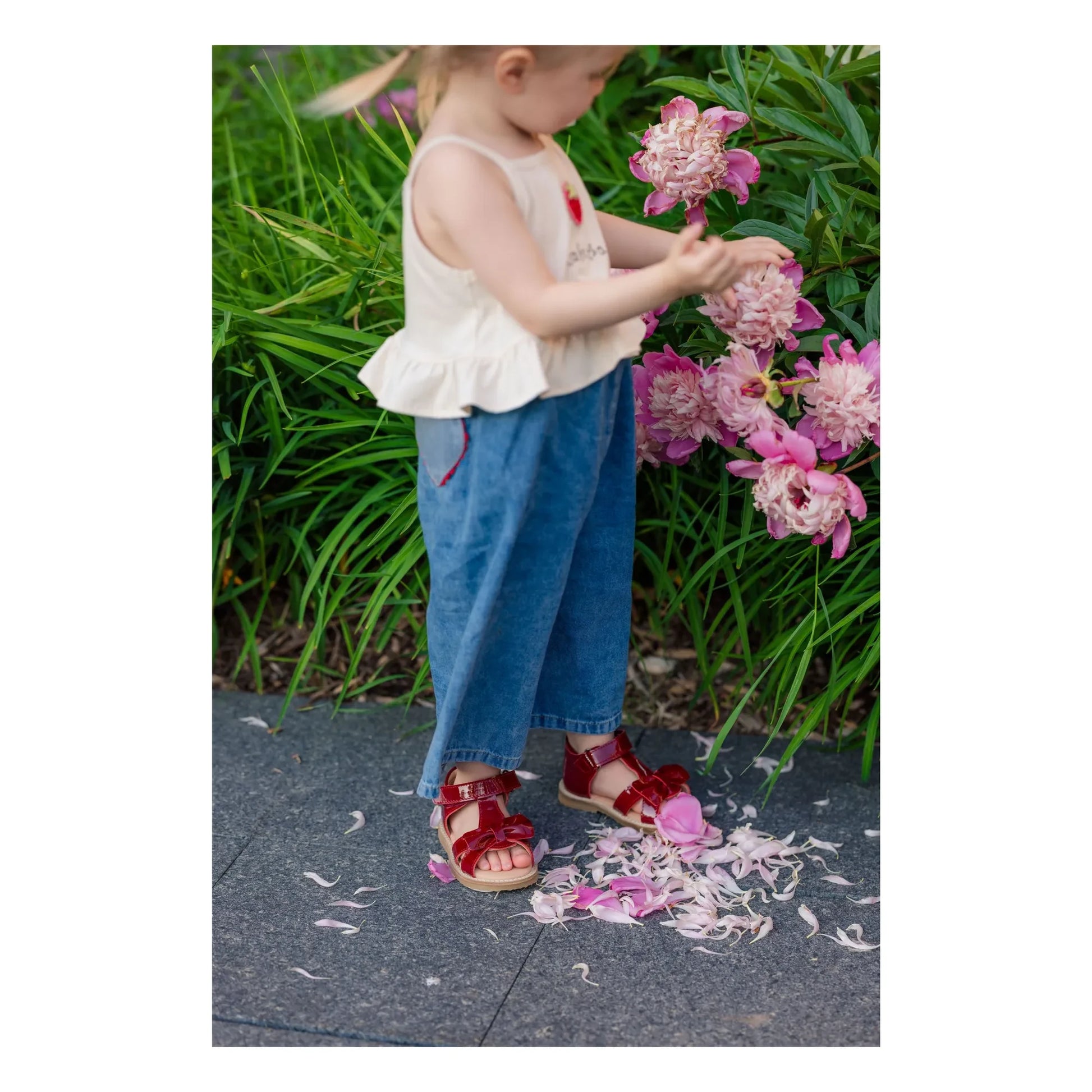 Petit Nord - Sandals Gry  | Cherry red