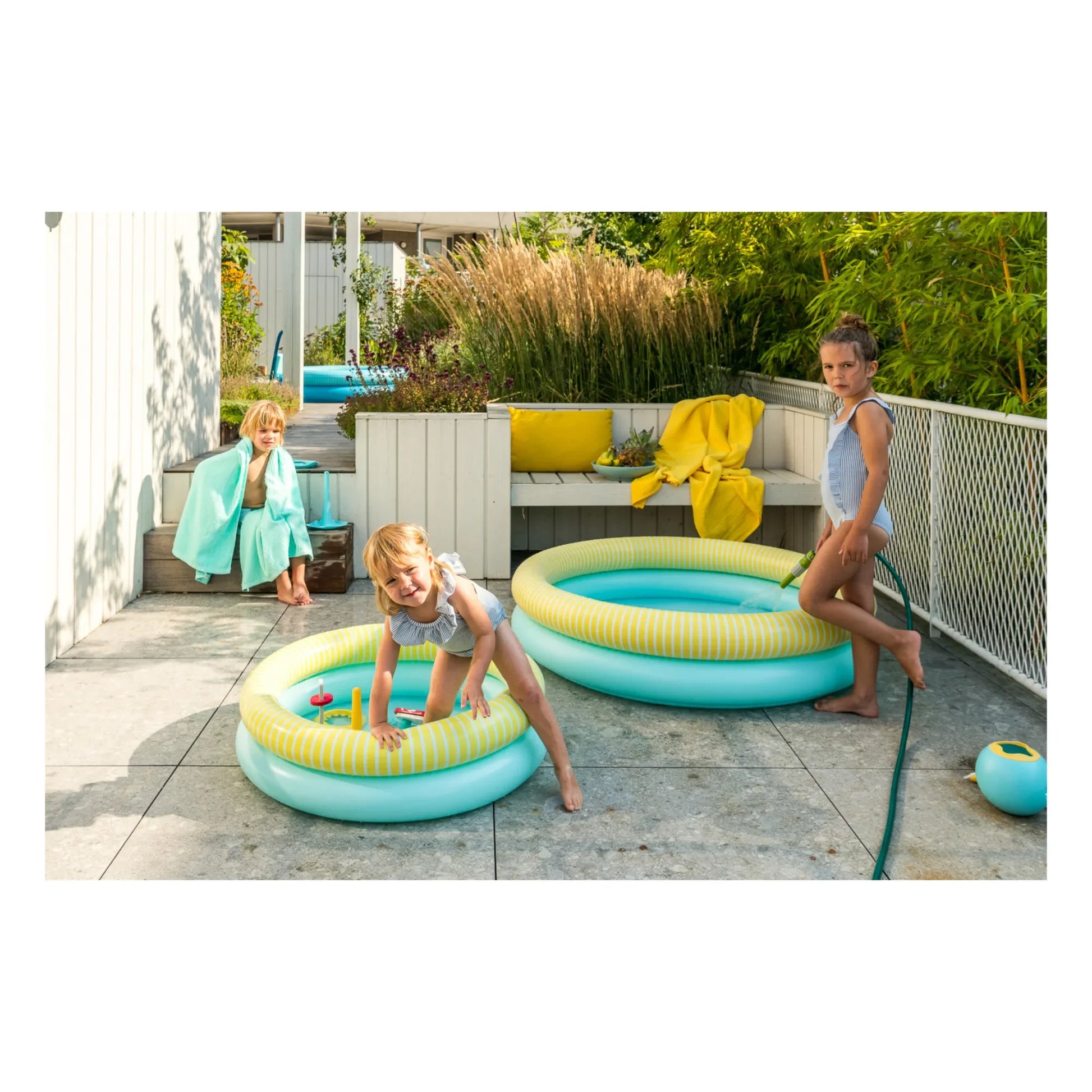 Quut - Blue Banana Inflatable Pool