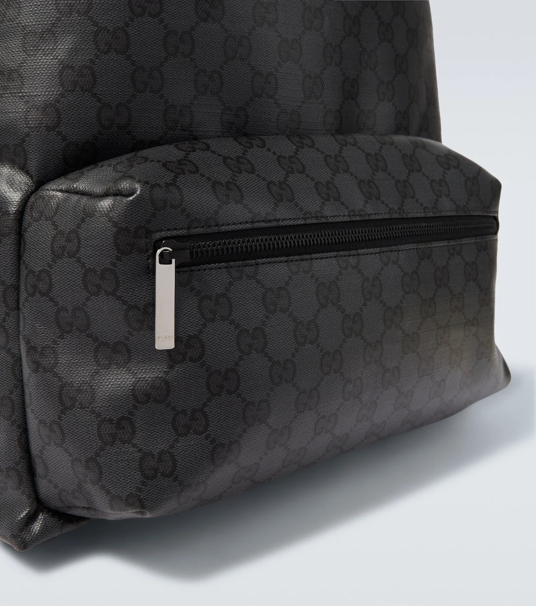 Gucci - Gucci Essence Classic GG Canvas Medium backpack