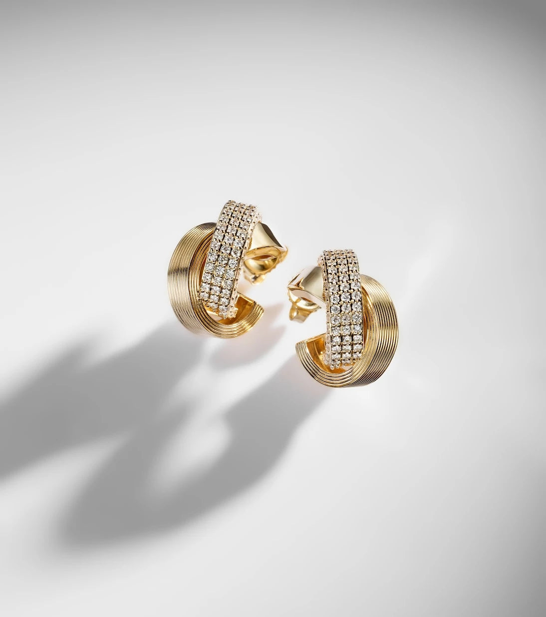 Sydney Evan - Tri-Link 14kt gold hoop earrings with diamonds