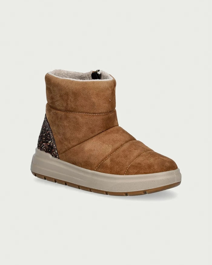 Primigi çocuklar için kışlık botlar