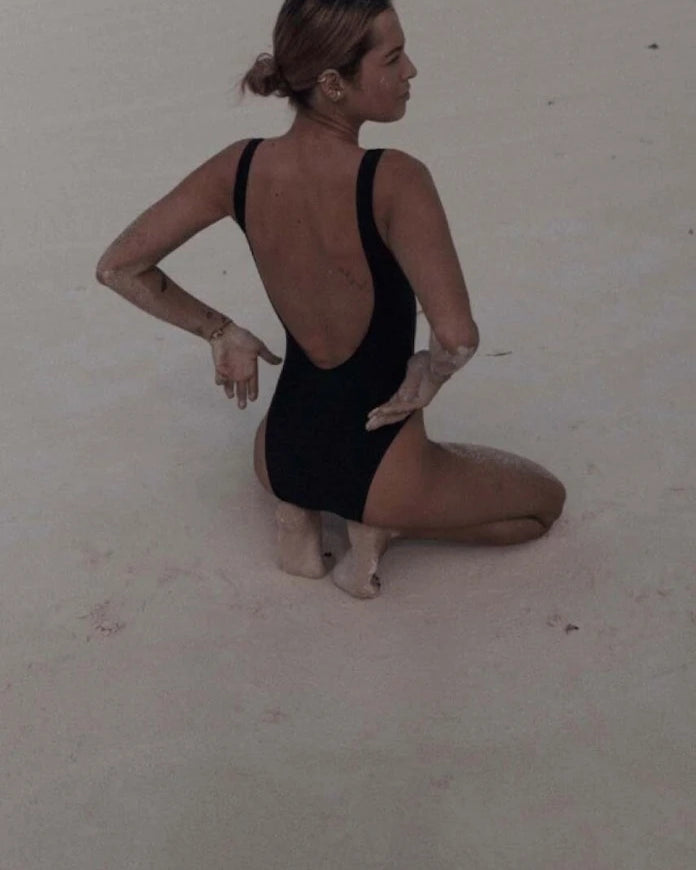 Muuv. цял бански дамски V SWIMSUIT