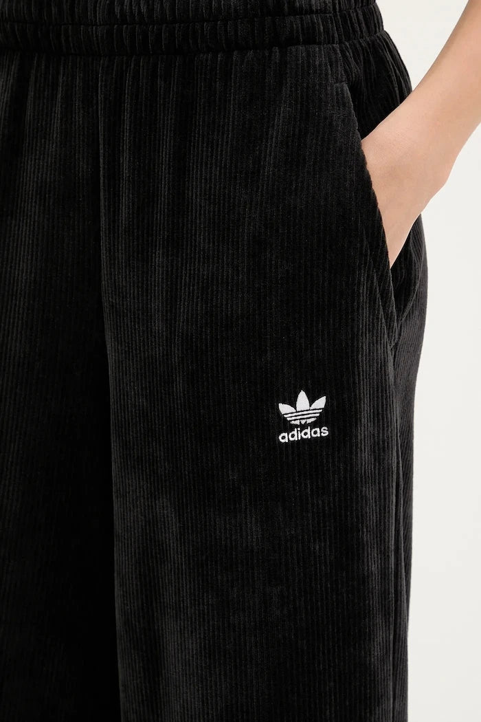 adidas Originals kadın eşofman altı Essentials
