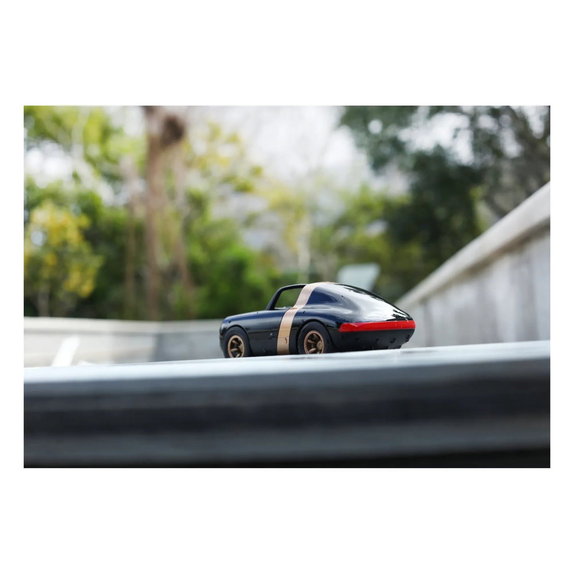 Playforever - Luft Car | Black