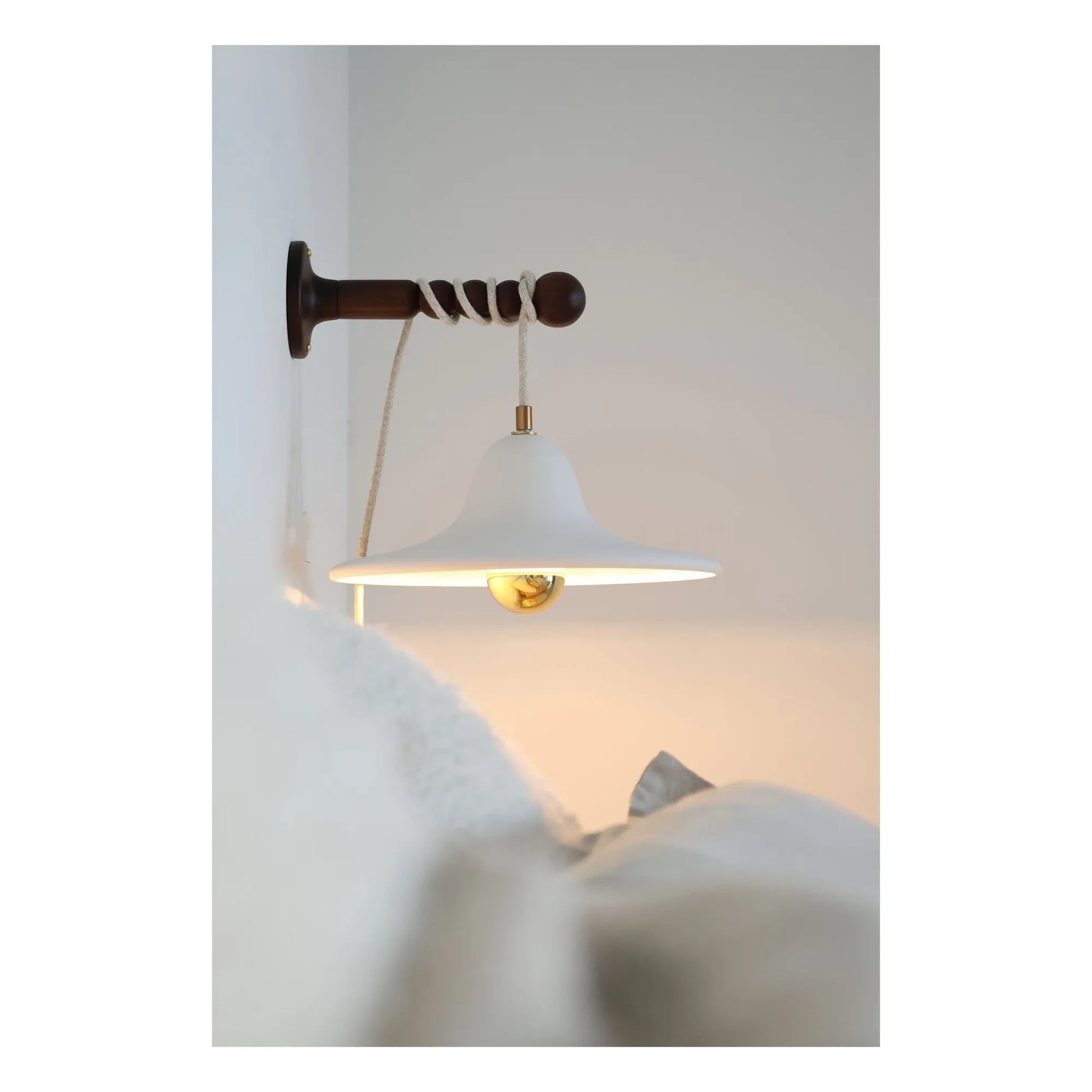 Masamé - Gigaro raw ceramic hand wand | Warm White