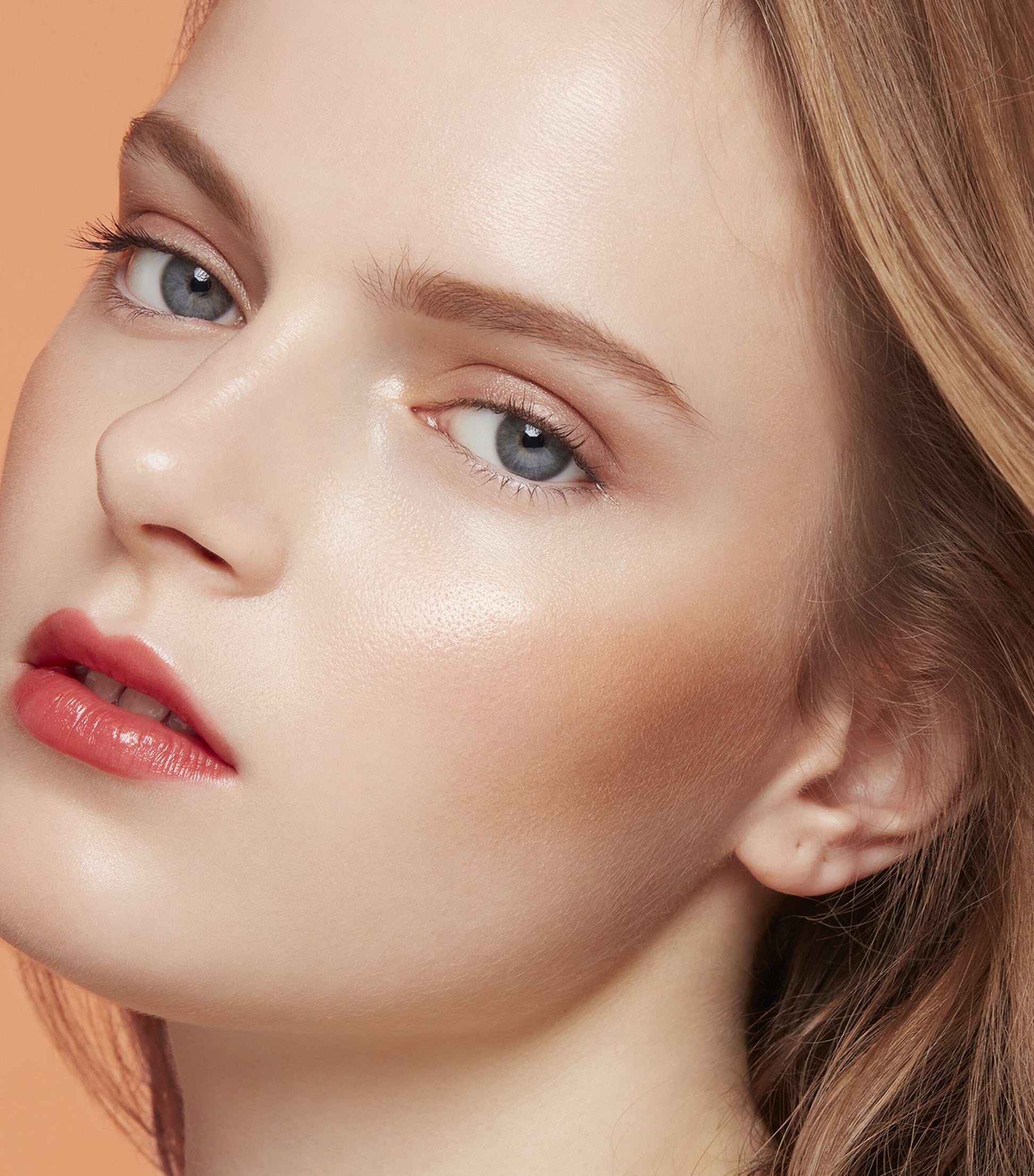 Clé de Peau Beauté The Luminizing Face Enhancer