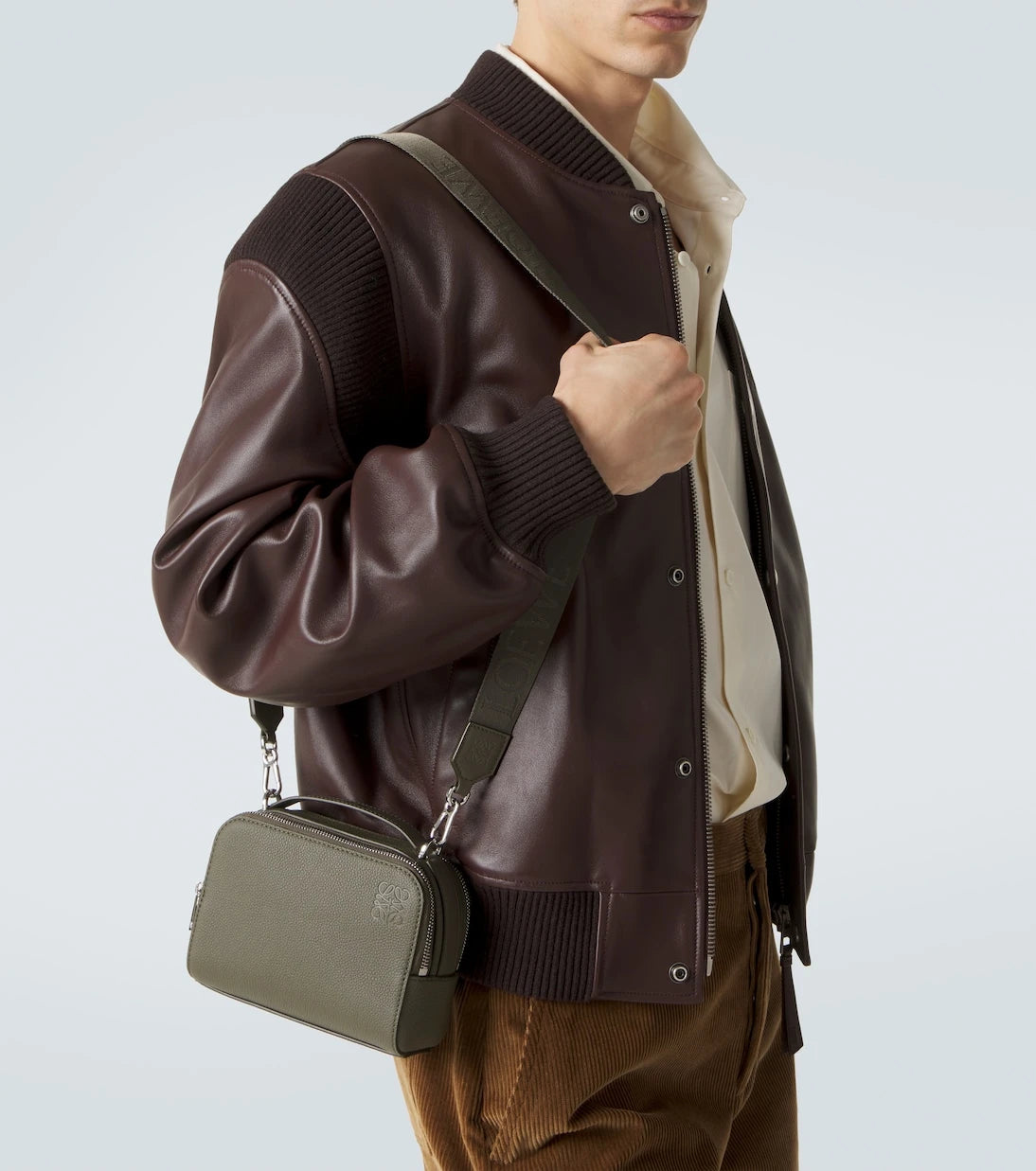 Loewe - حقيبة كروس بودي صغيرة من الجلد