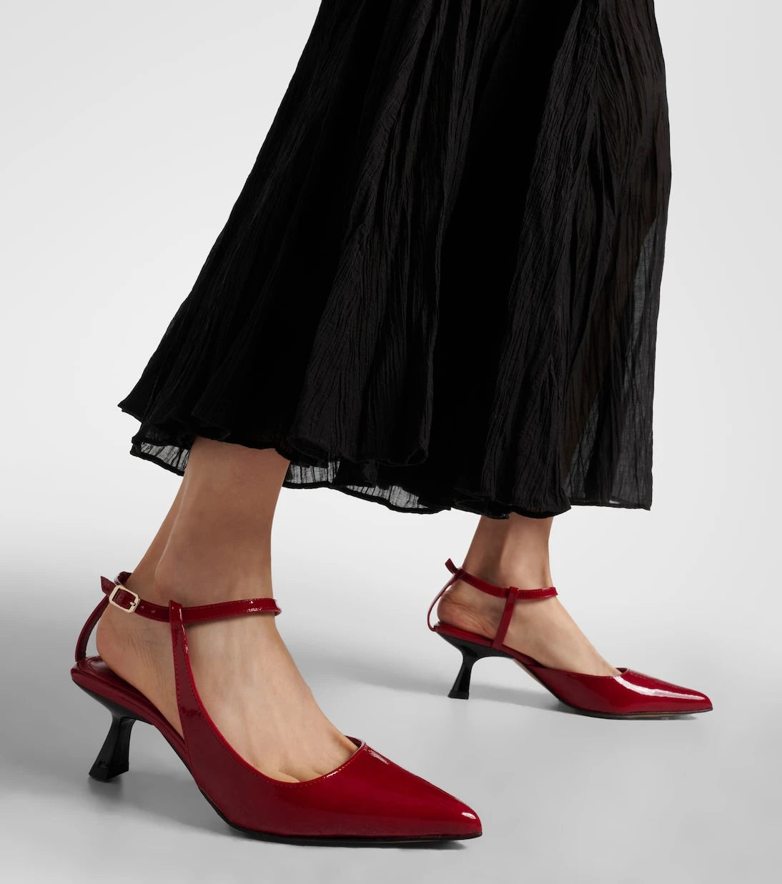 Souliers Martinez - Camelia patent leather pumps