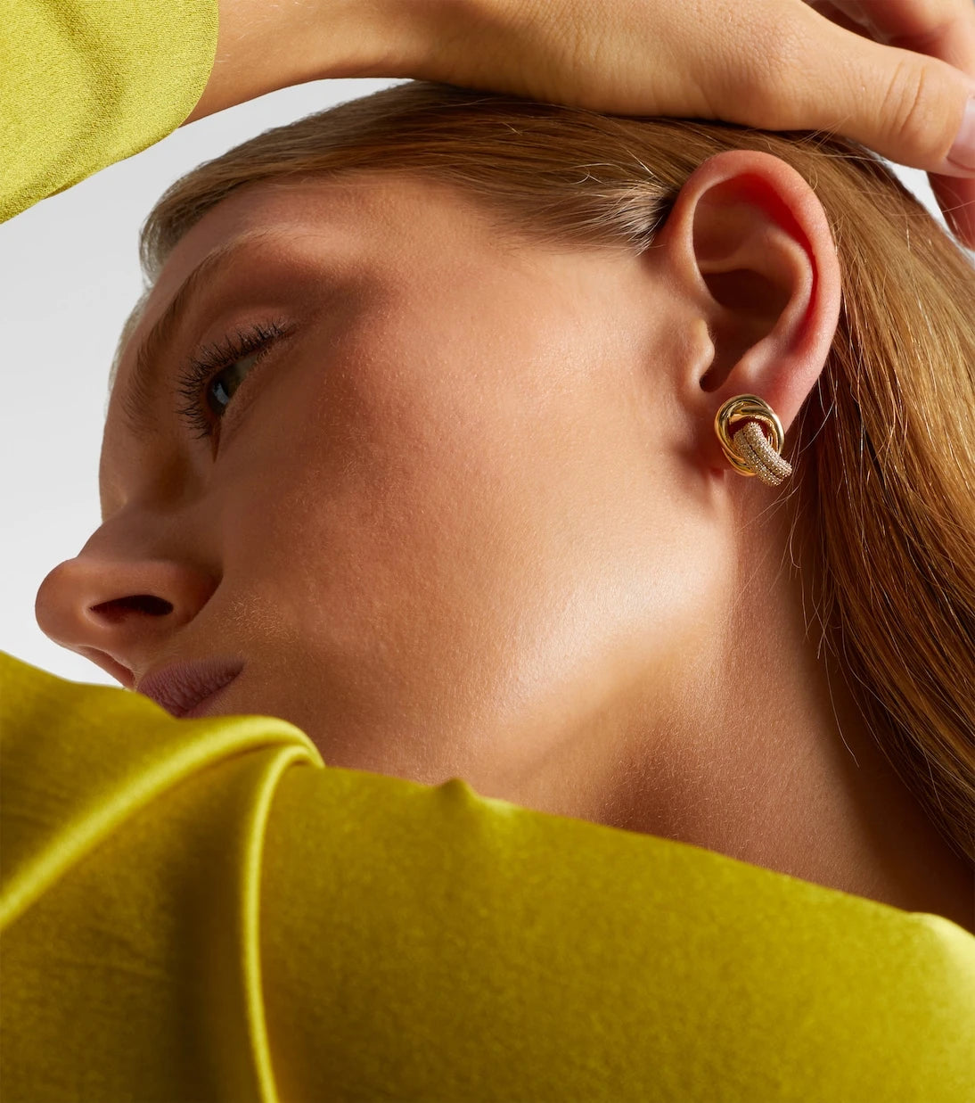 Stone and Strand - 14kt gold earrings with diamonds