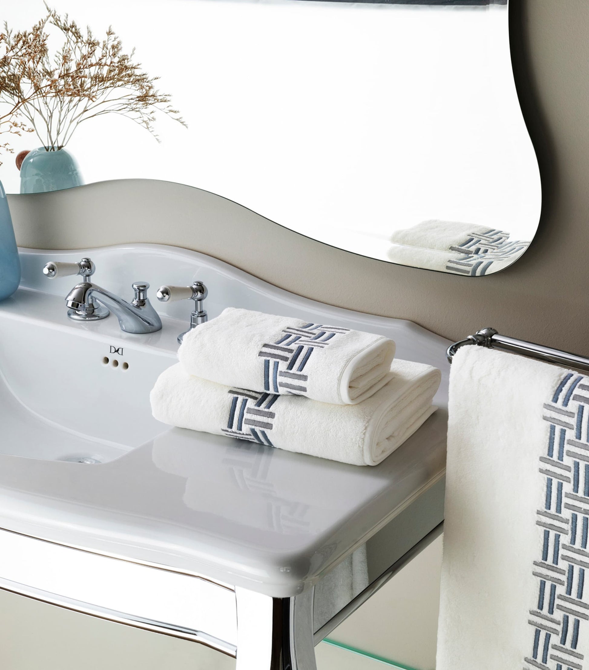 Basket Weave Bath Towel (100cm x 150cm)