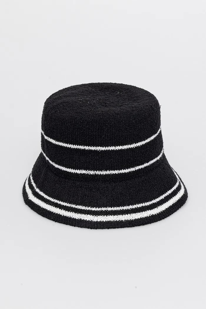 Karl Lagerfeld капела дамска K/SIGNATURE