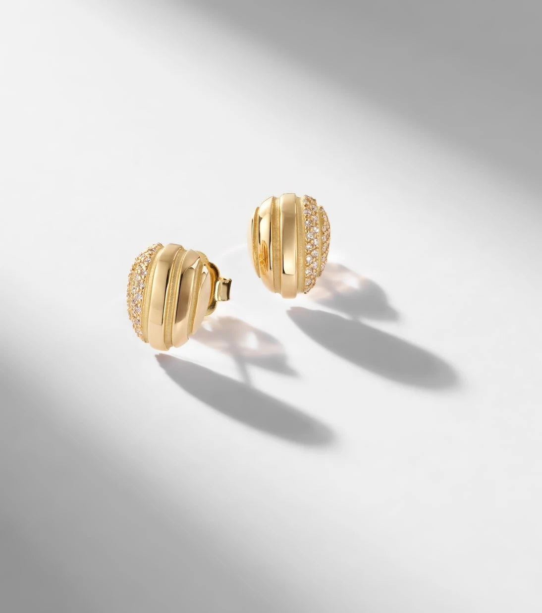 Pamela Zamore - Eos 18kt gold earrings with diamonds