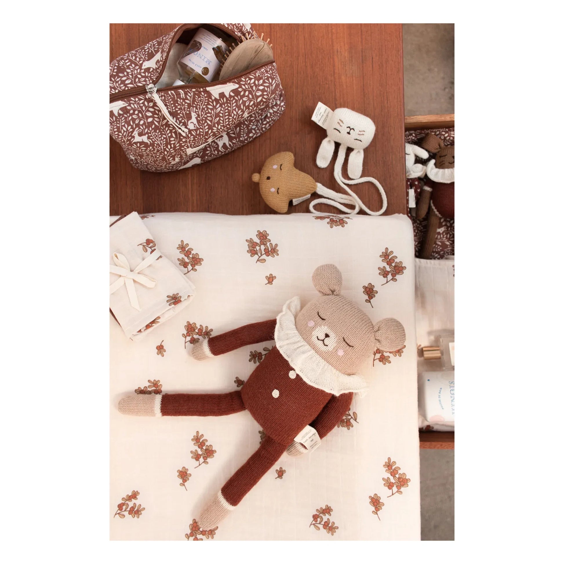 Main Sauvage - Bunny Hanging Toy | Ecru