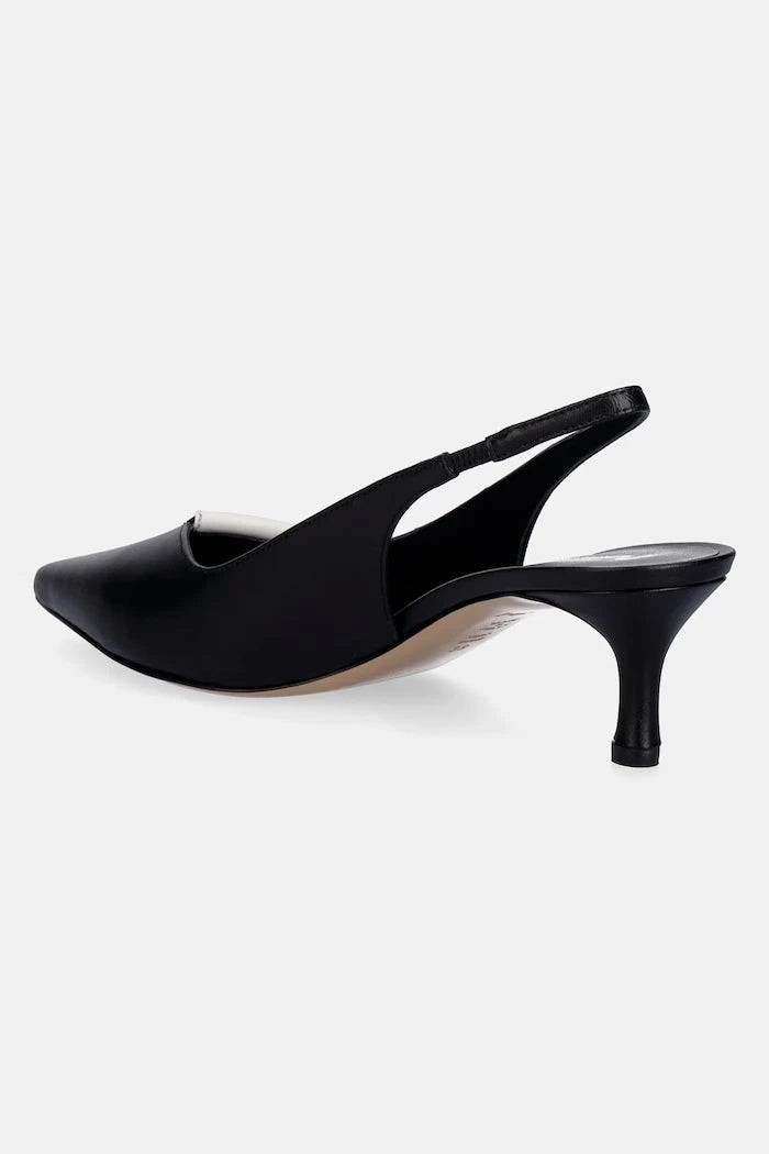 Pollini обувки с ток от кожа