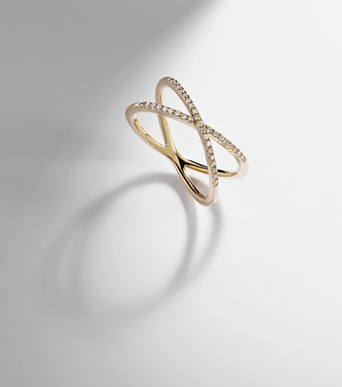 Stone and Strand - X 10kt gold ring with diamonds