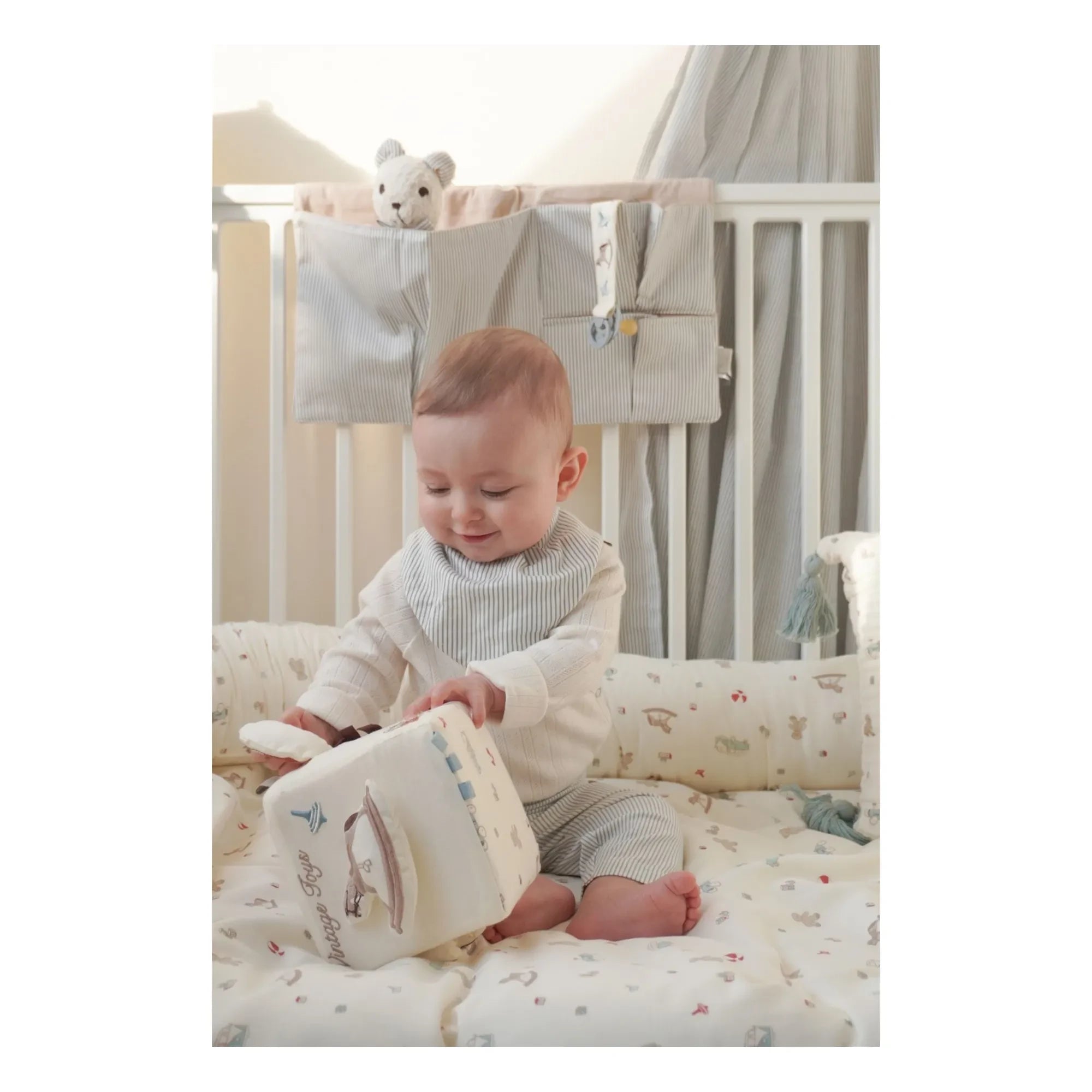Cam Cam - Vintage Toys activity cube | Beige