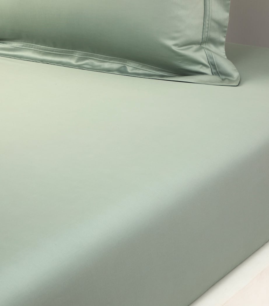 Triomphe King Fitted Sheet (150cm x 200cm)