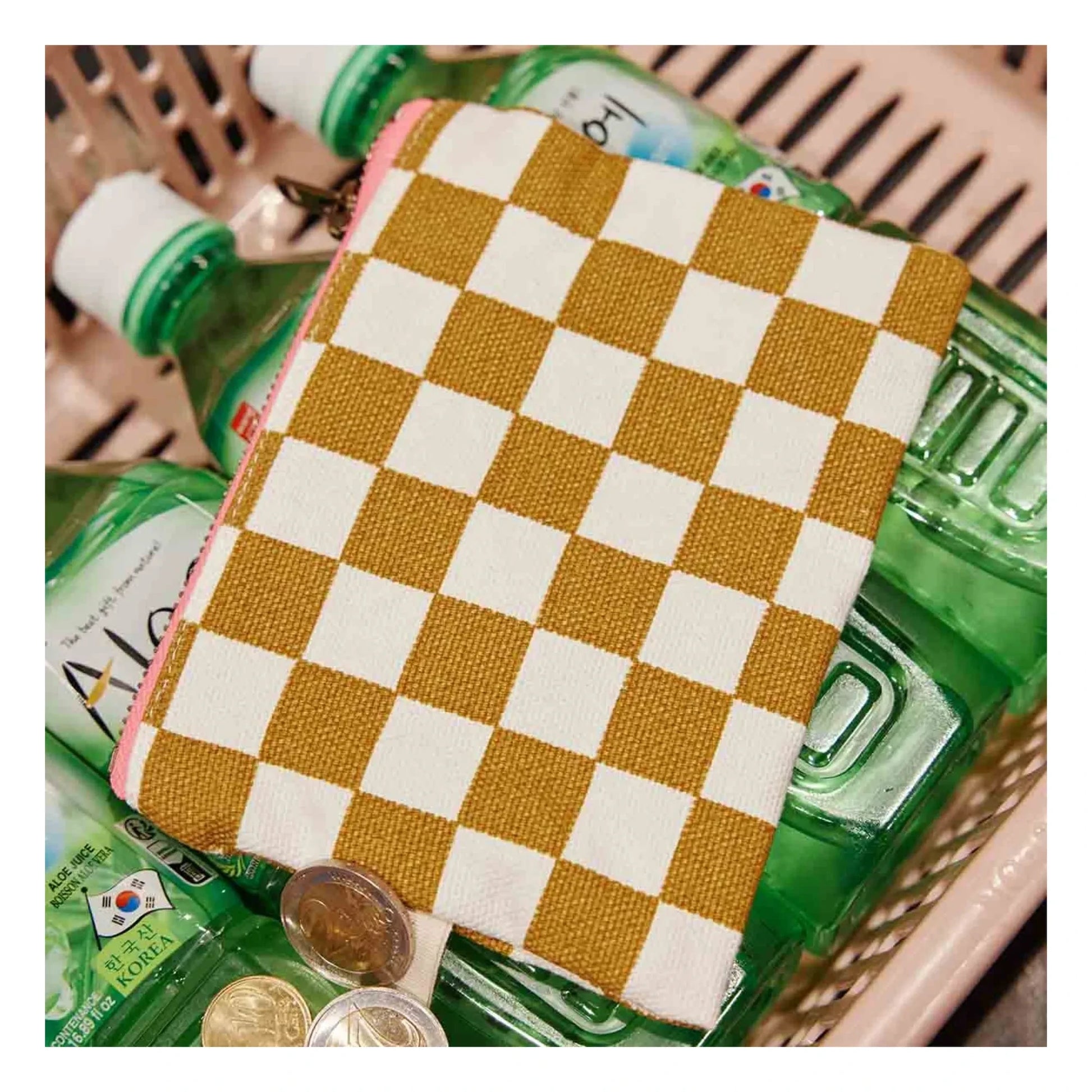 Rose in April - Lili Check clutch bag | Caramel