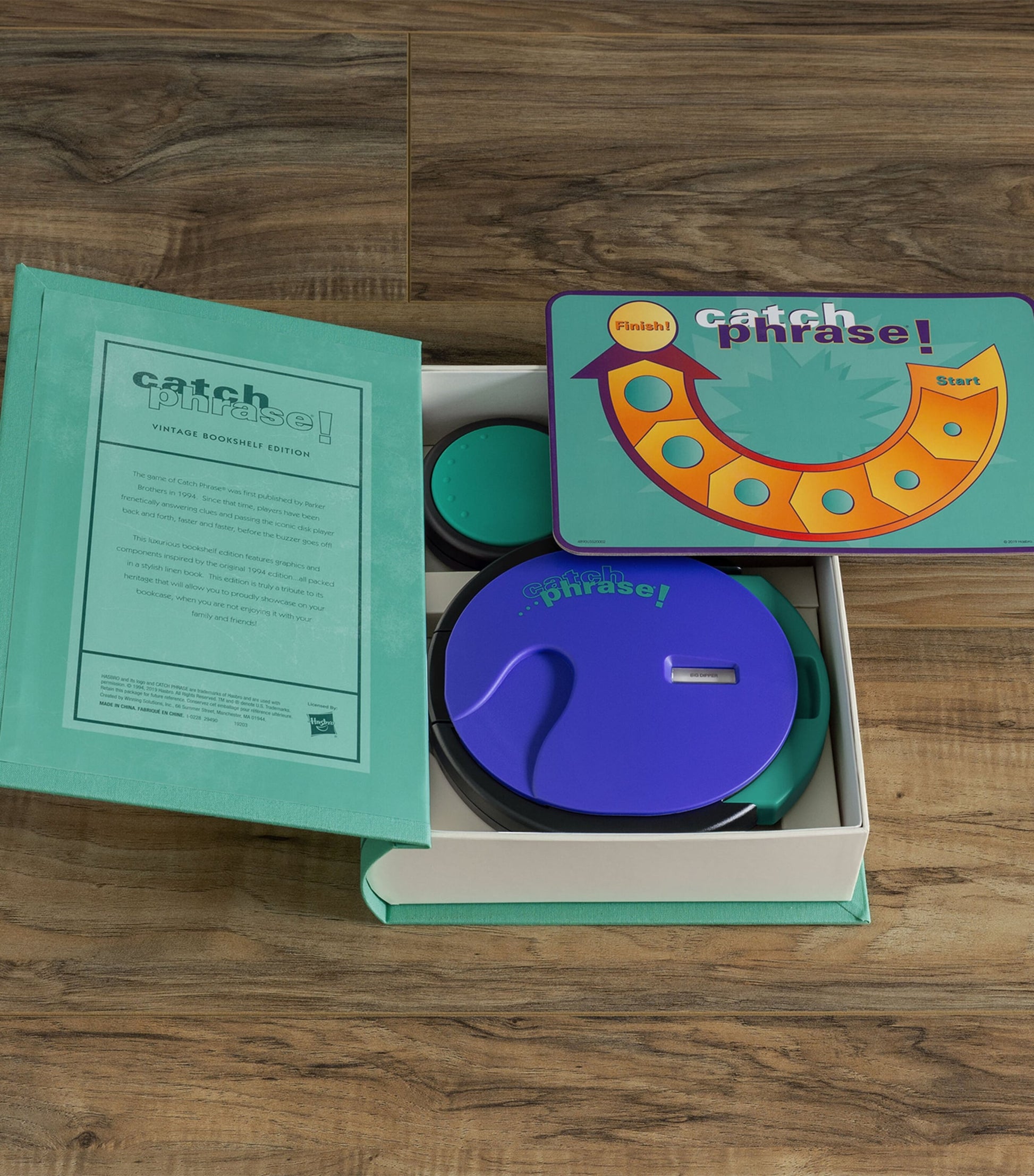 VINTAGE BOOKSHELF Catch Phrase Board Game