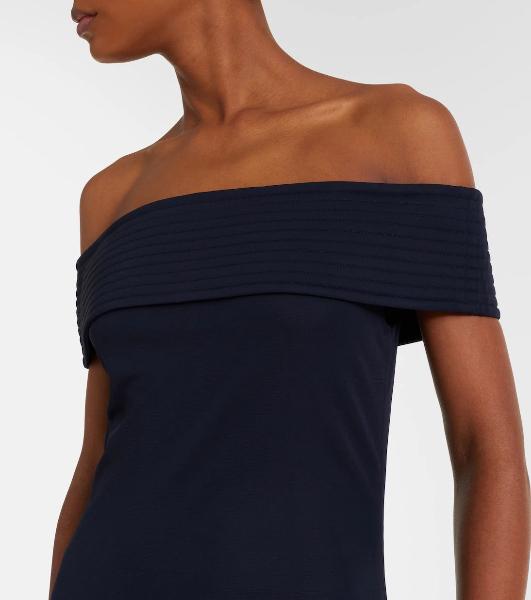 Alaïa - فستان ماكسي جيرسي مكشوف الأكتاف