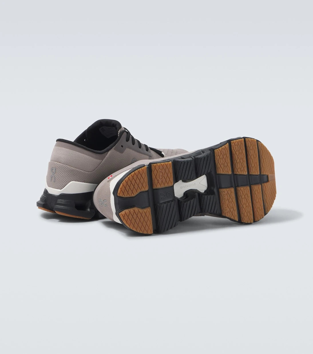 حذاء رياضي On - Cloud X 4