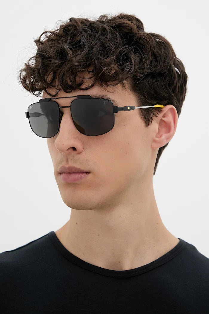 Ray-Ban SCUDERIA FERRARI COLLECTION güneş gözlüğü