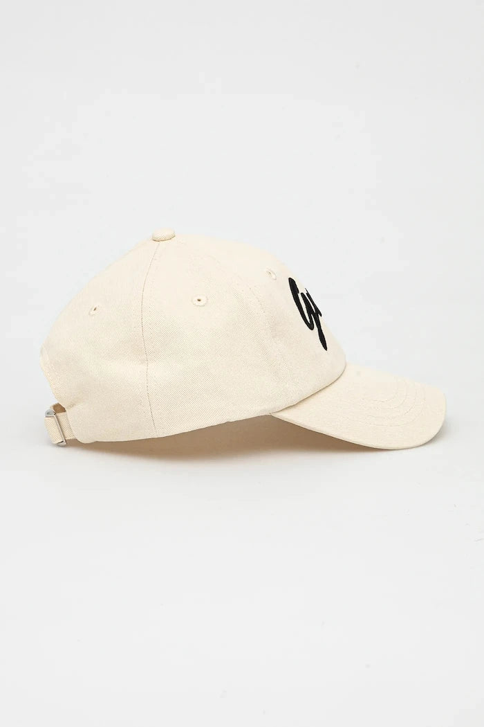 Памучна шапка с козирка Guess