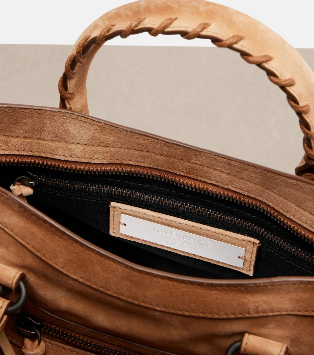 Balenciaga - حقيبة لو سيتي سمول توتس شمواه بيد علوية