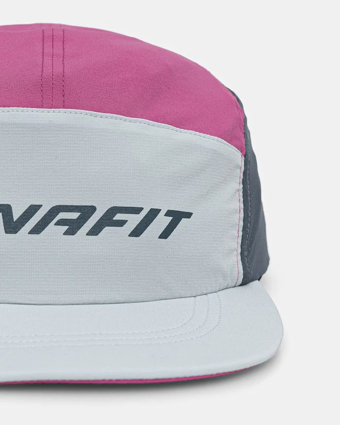 Dynafit шапка с козирка TRAVERSE