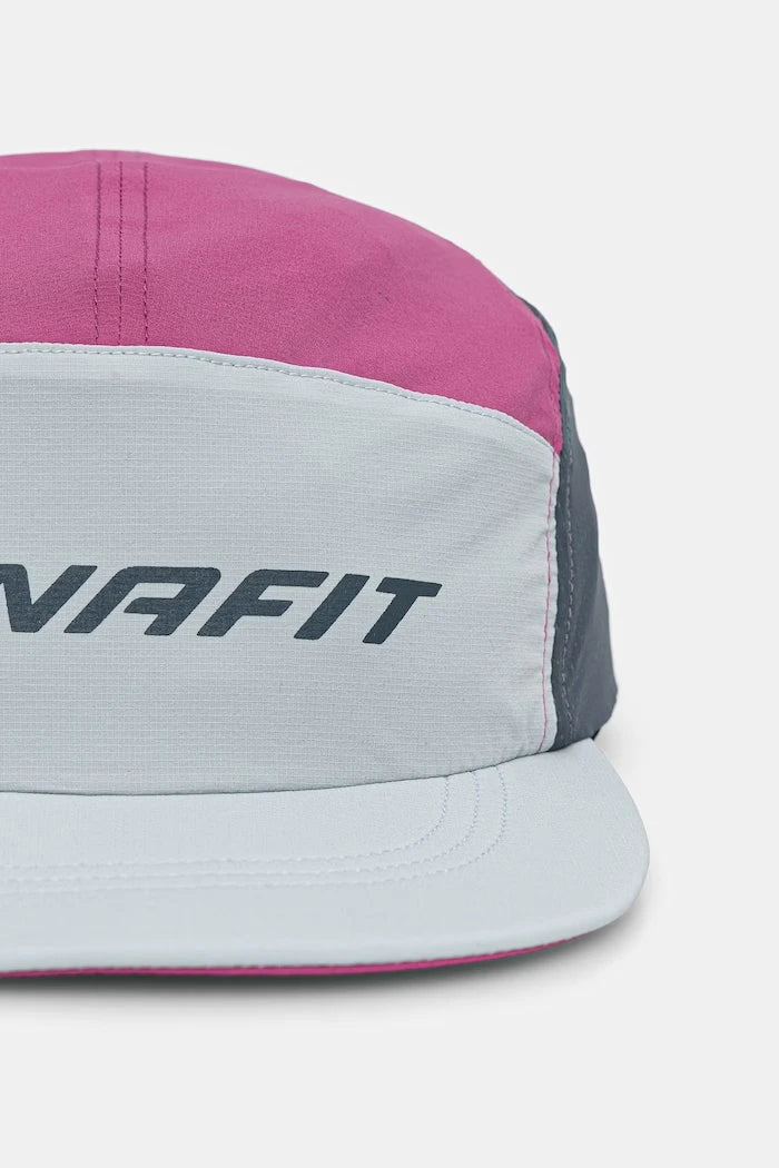 Dynafit шапка с козирка TRAVERSE