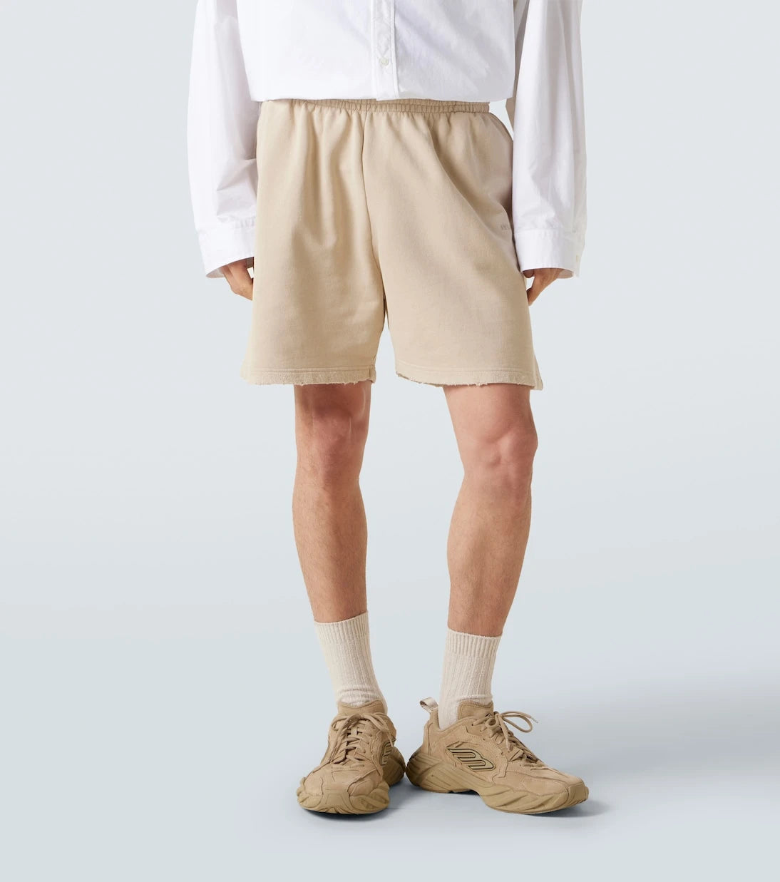 Balenciaga - شورت قطني بشعار ممزق في الخلف