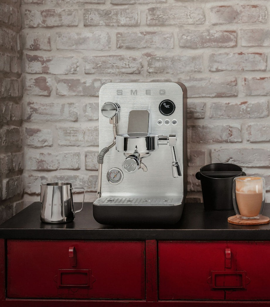 EMC02BLMUK Mini Pro Espresso Machine