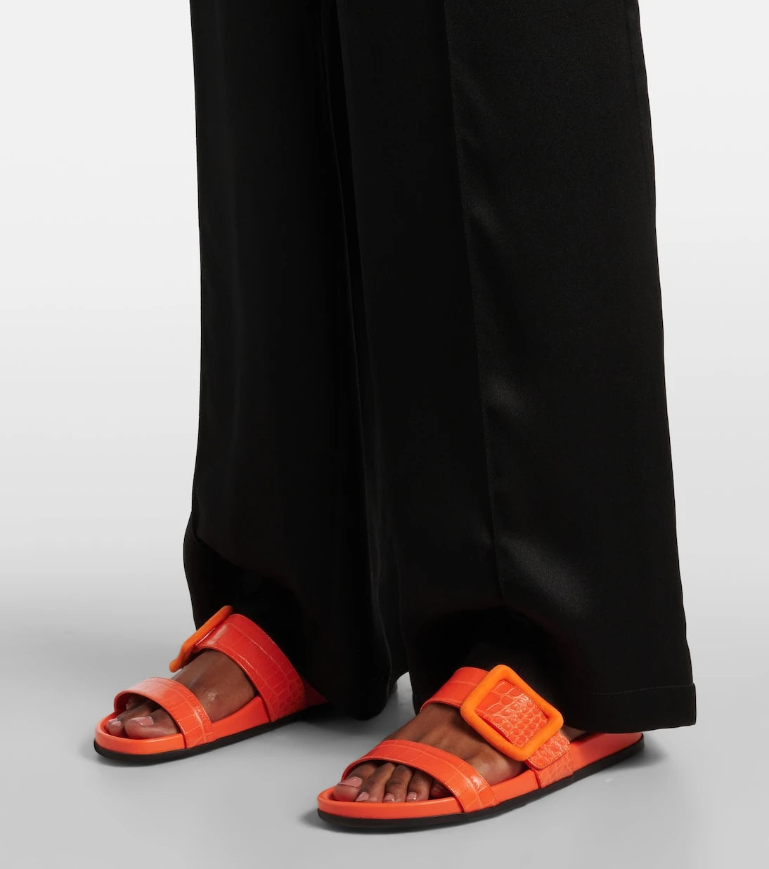 Manolo Blahnik - Mayfu leather slides
