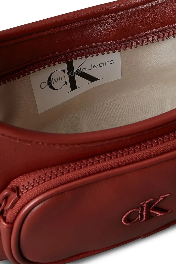 Calvin Klein Jeans çocuklar için hobo çanta