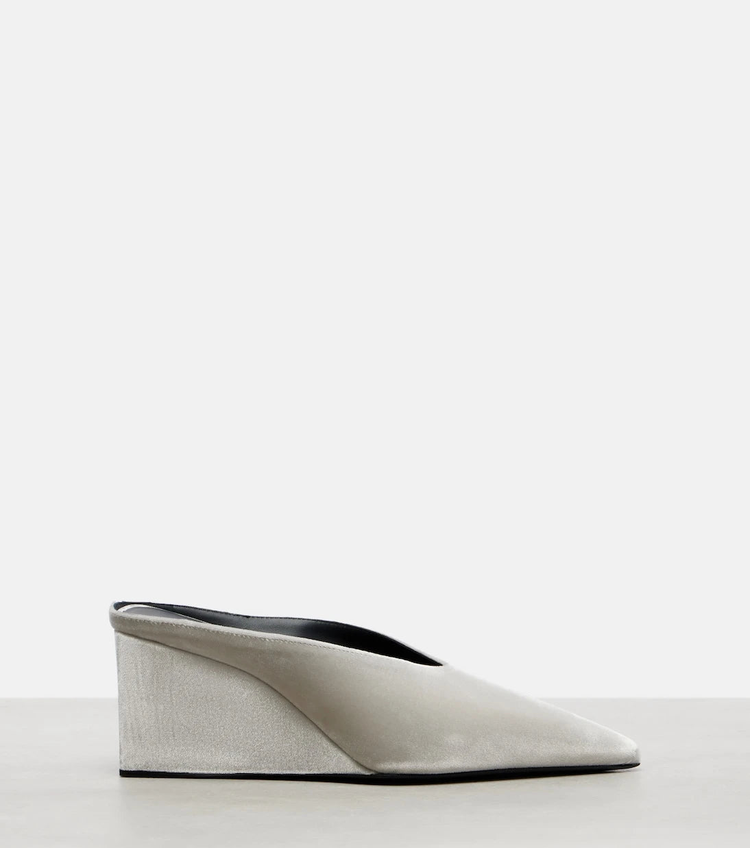 Alaïa - حذاء كعب ويدج مكعب 75 مخملي