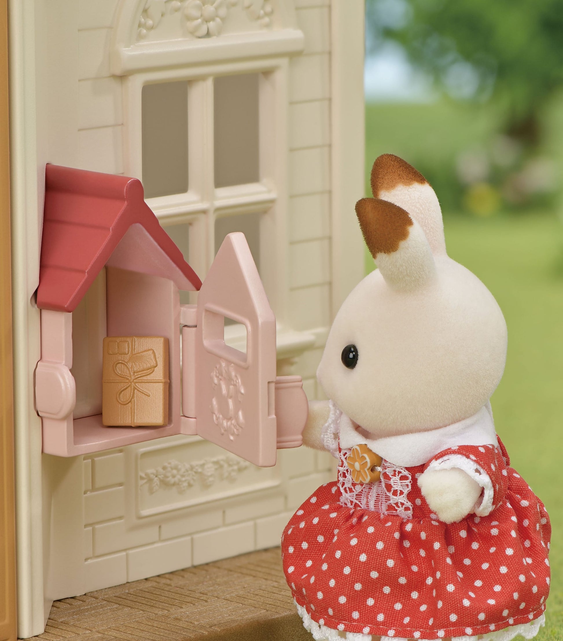 Sylvanian Families Red Roof Cosy Cottage