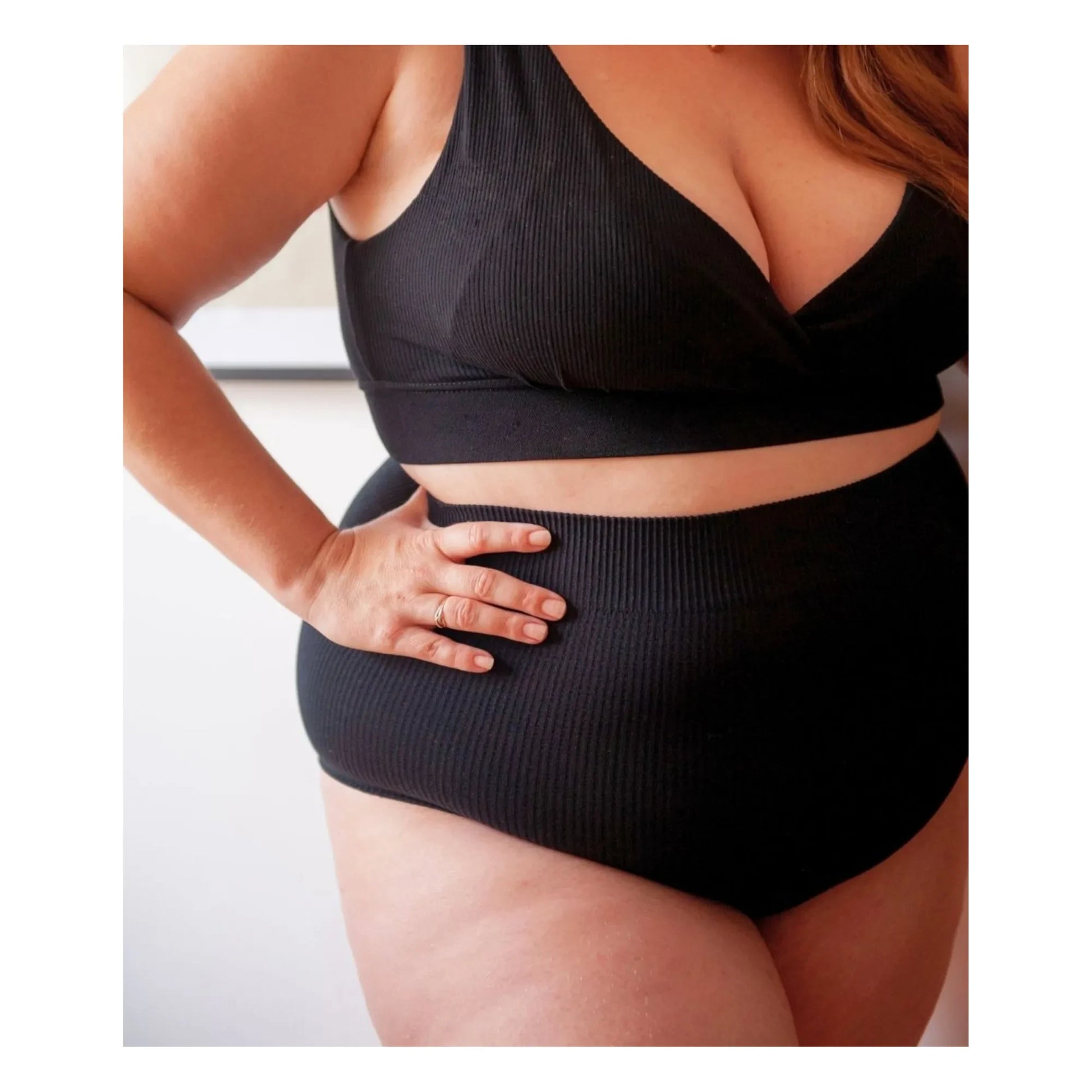 Mama Hangs - Everyday high-waisted panties | Black