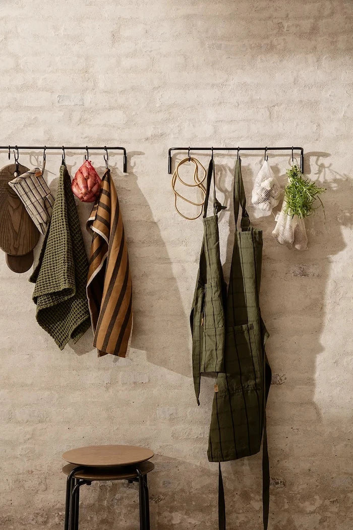 Закачалка за стена ferm LIVING Kitchen Rod 55 cm