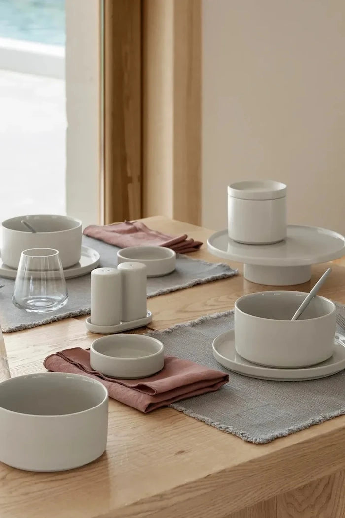 Blomus Pilar 9 cm Tabaklı Tuzluk ve Biberlik