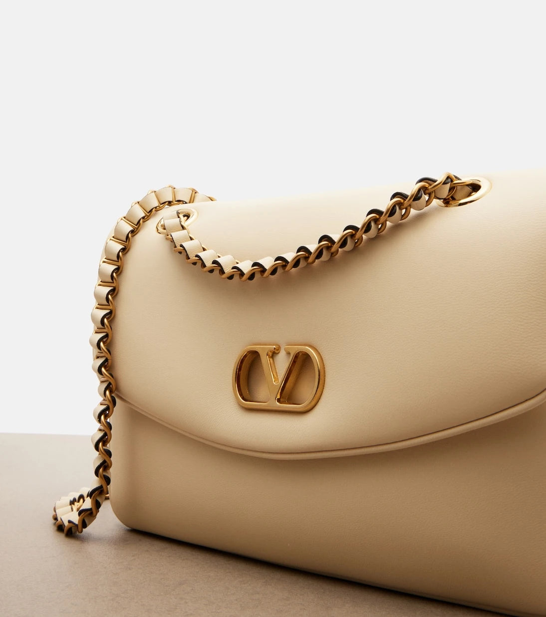 Valentino Garavani - Djuna Medium leather shoulder bag