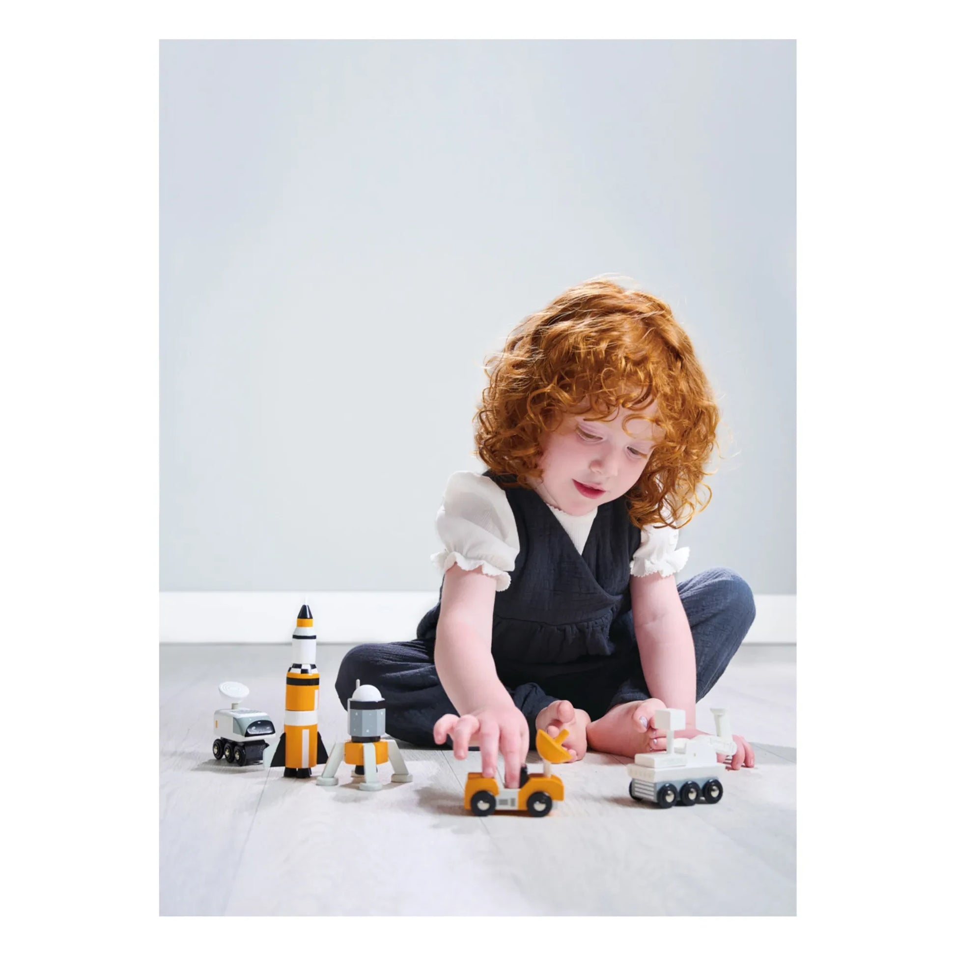 Tender Leaf Toys - Space traveler set