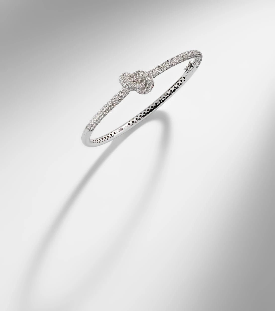 Engelbert - Legacy Knot 18kt white gold bangle with diamonds