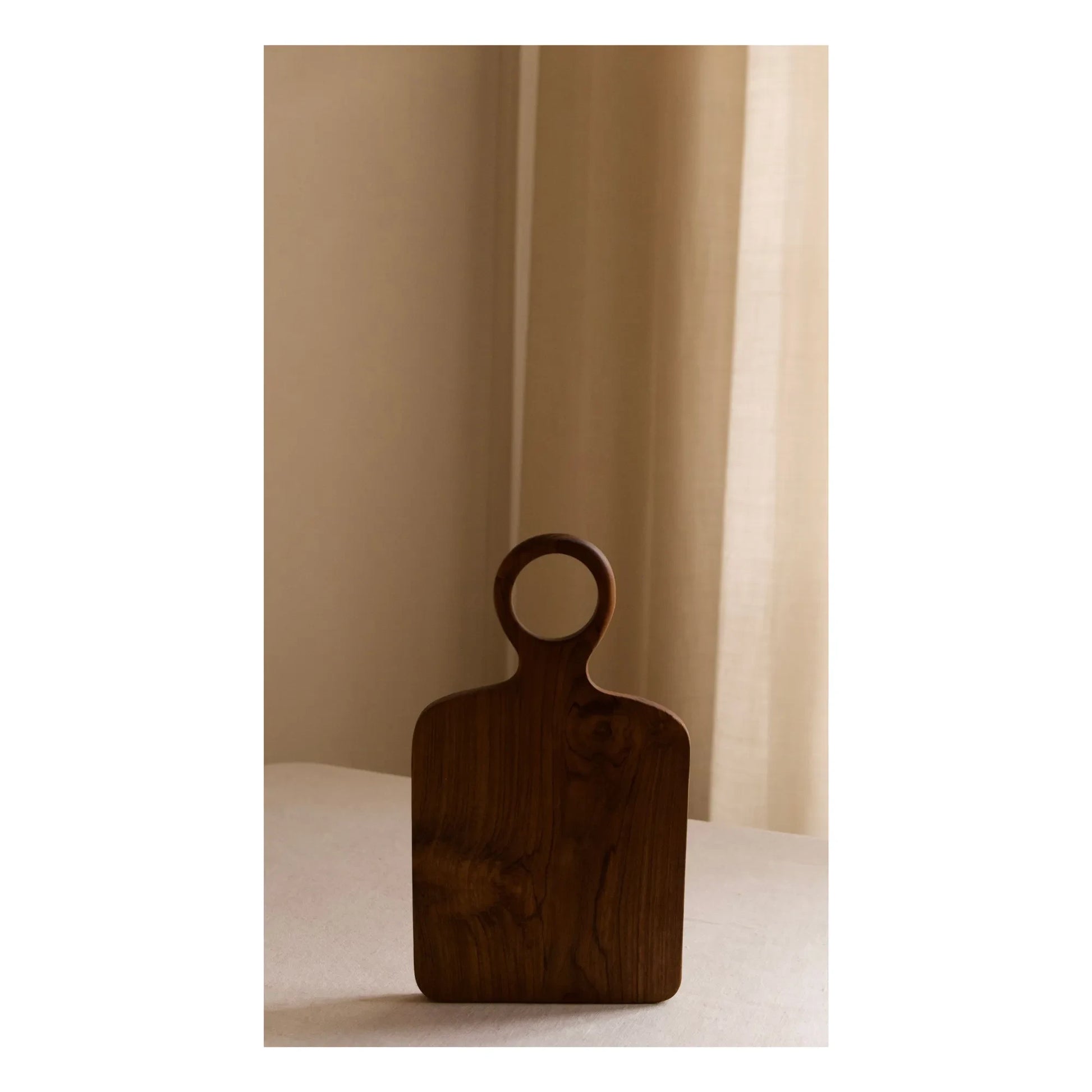 Woodmata - Teak cutting board with handle | Teak