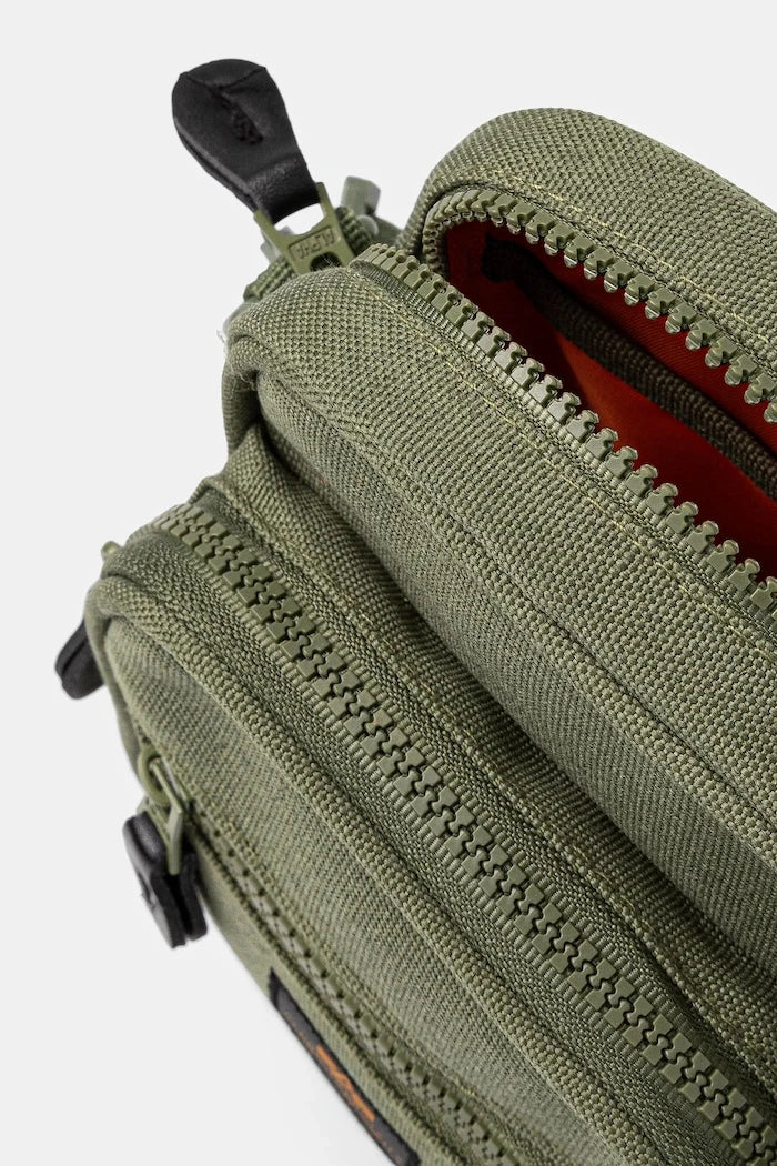Чанта през рамо Alpha Industries Label Messenger Bag S