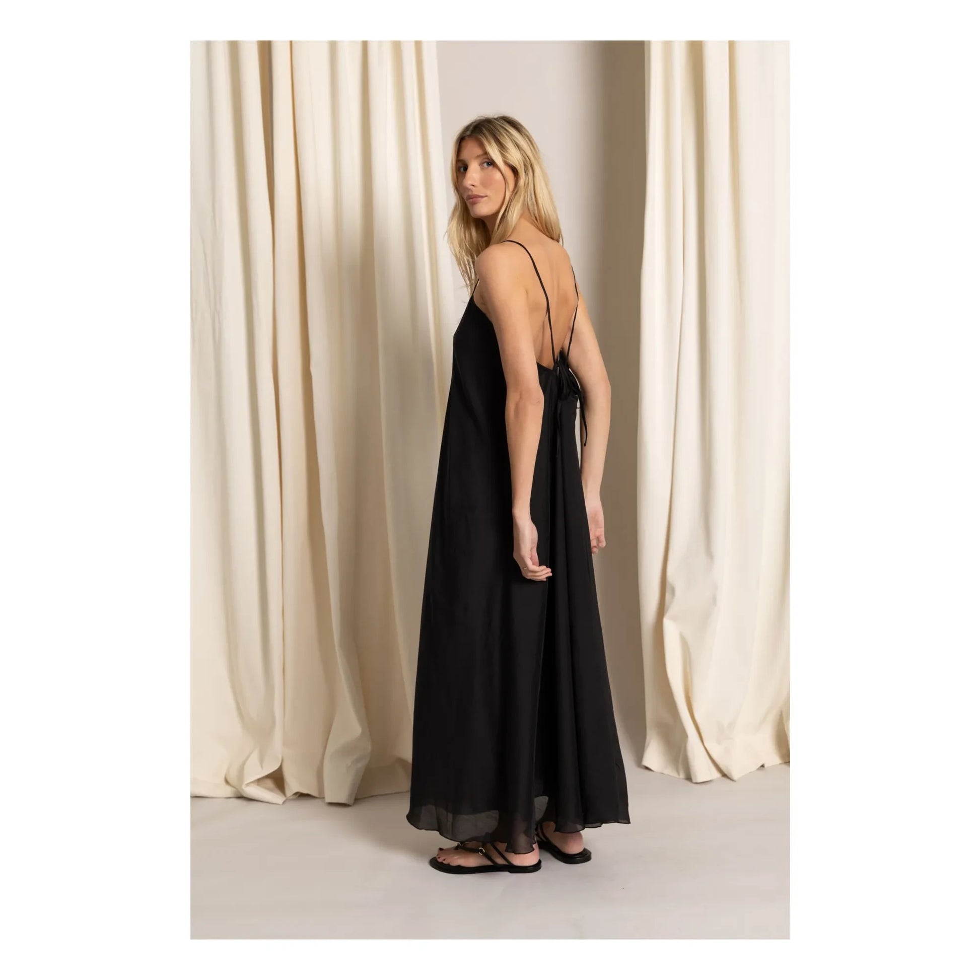 Smallable Woman - Megane Ample Dress | Black