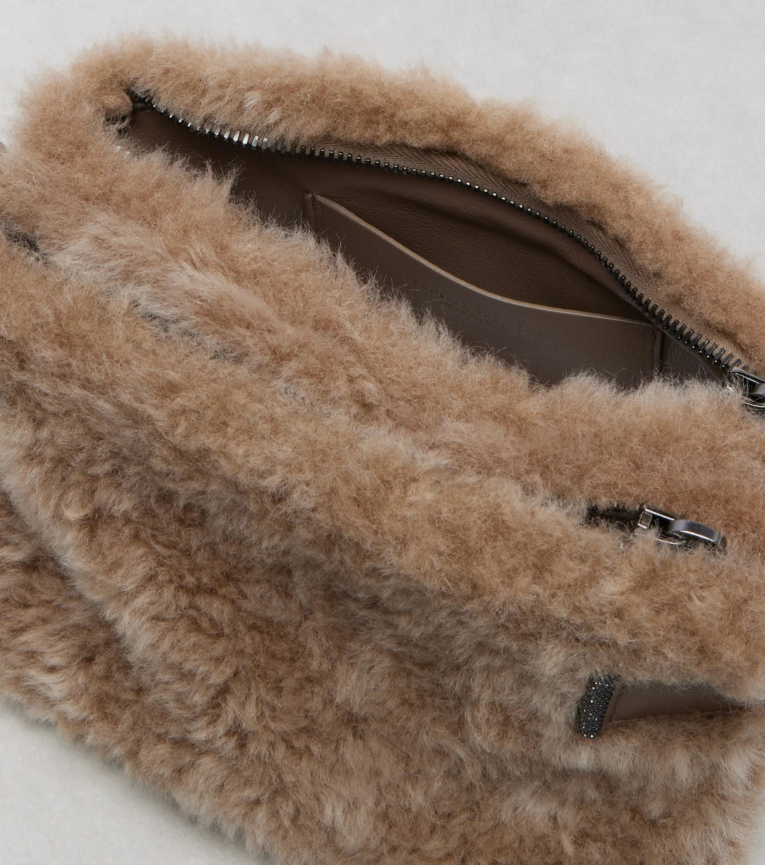 Brunello Cucinelli - حقيبة كلاتش صغيرة من الشيرلينغ