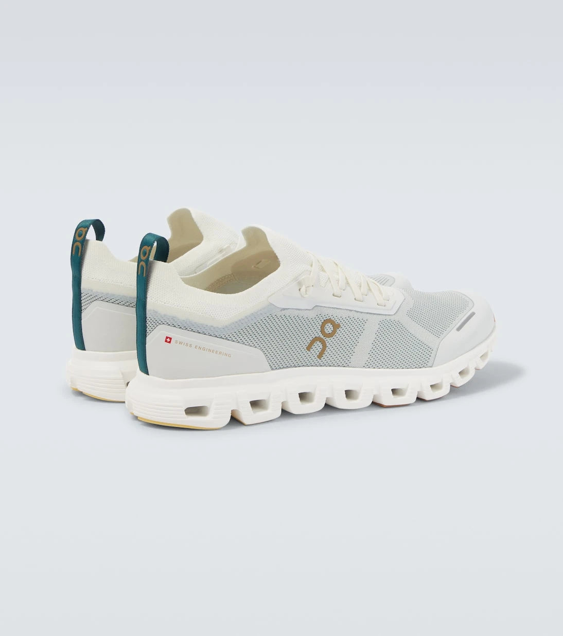 On - Cloud 6 Versa running shoes